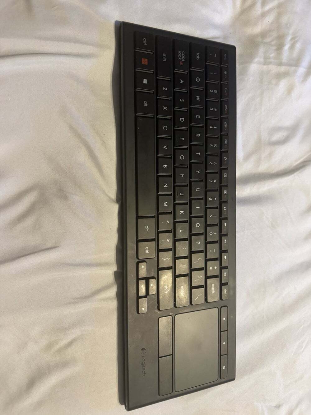 Logitech K830 Illuminated Wireless KeyBoard - USB Port Detached Broken For Parts